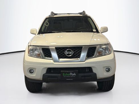 Used 2018 Nissan Frontier PRO-4X w/ Pro-4x Luxury Package AWD/4WD image 2