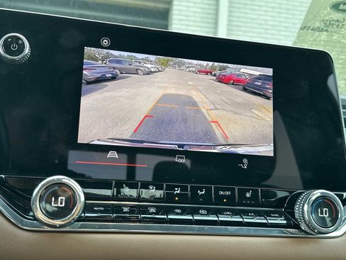 Used 2024 GMC Canyon AT4 image 21