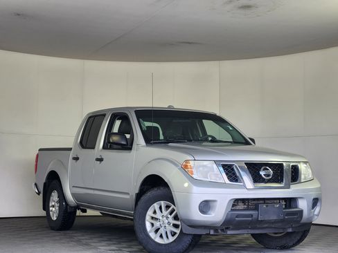 Used 2018 Nissan Frontier SV AWD/4WD image 1