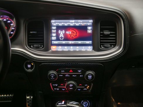 Used 2022 Dodge Charger R/T w/ Plus Group RWD image 15
