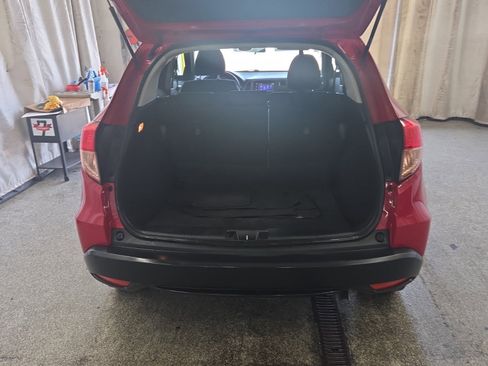 Used 2018 Honda HR-V EX image 11