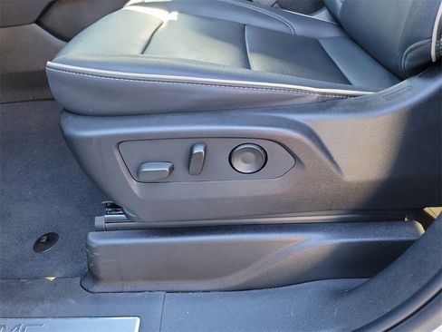 Certified 2023 GMC Yukon XL SLT image 25