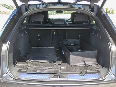 New 2026 Land Rover Range Rover Velar S image 19