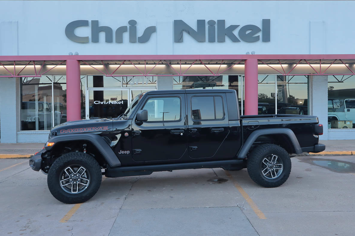 Used 2026 Jeep Gladiator Mojave AWD/4WD image 1
