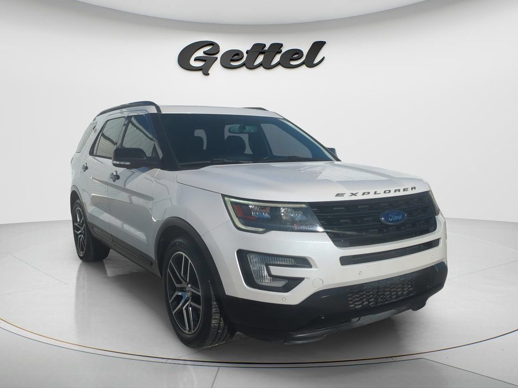 Used 2017 Ford Explorer Sport AWD/4WD image 3