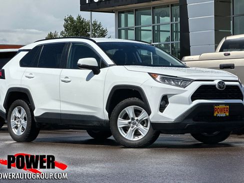 Used 2021 Toyota RAV4 XLE AWD/4WD image 1