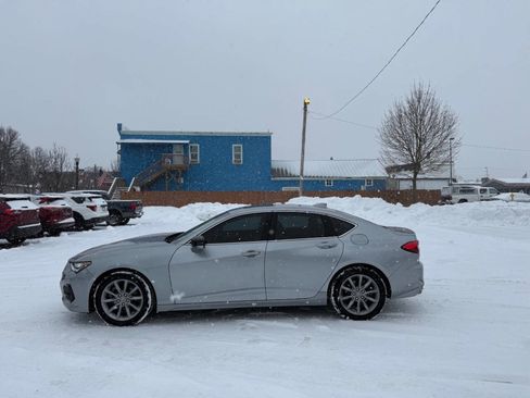 Used 2022 Acura TLX image 2