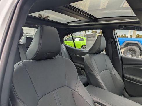 Used 2025 Toyota Camry LE image 11