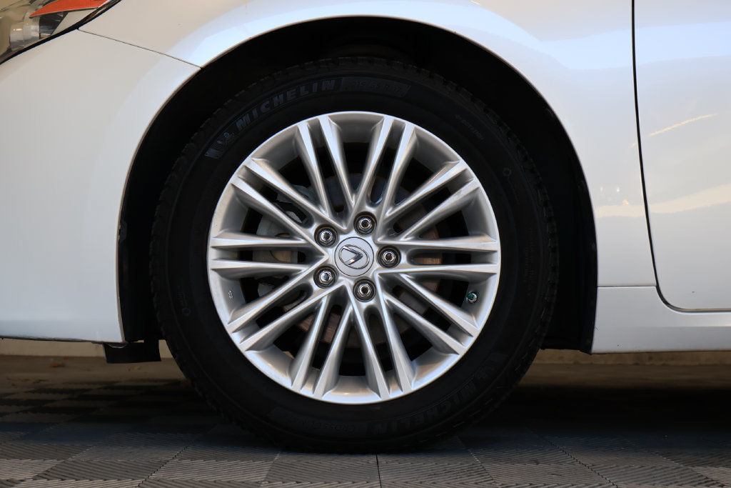 Used 2017 Lexus ES 350 w/ Accessory Package 2 FWD image 9