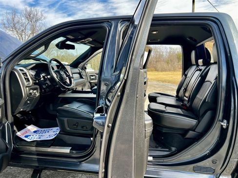 Used 2019 RAM 2500 Laramie image 23