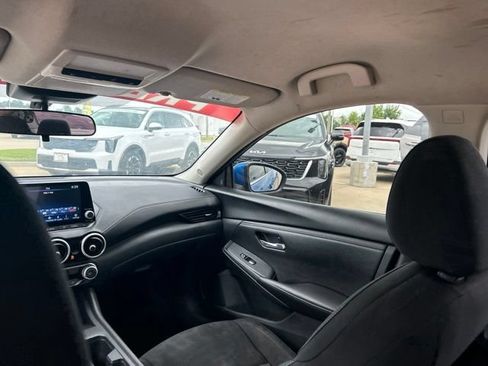 Used 2025 Nissan Sentra SV FWD image 34