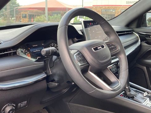 Used 2023 Jeep Compass Limited AWD/4WD image 9