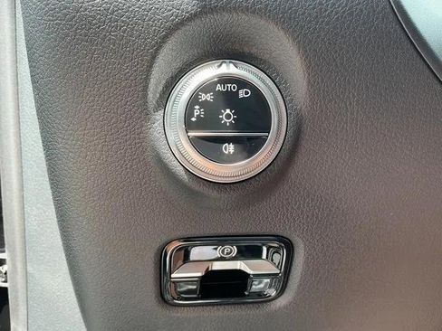 New 2025 Mercedes-Benz C 300 4MATIC Sedan image 43