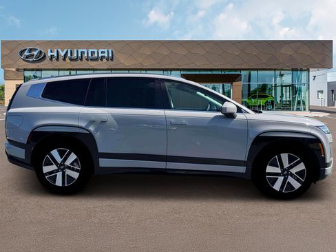 New 2026 Hyundai Ioniq 9 SEL image 9