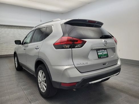 Used 2017 Nissan Rogue SV image 6