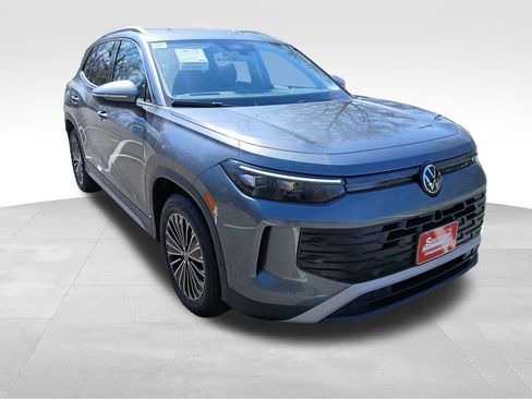 New 2026 Volkswagen Tiguan S FWD image 7