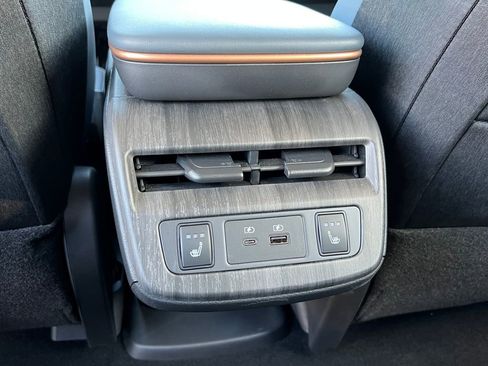 Used 2023 Nissan Ariya image 13