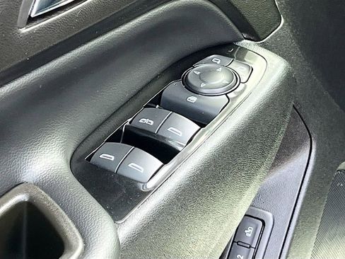 Used 2024 Chevrolet Equinox Premier AWD/4WD image 18