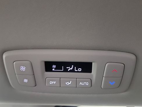 Used 2026 Kia Carnival EX FWD image 24