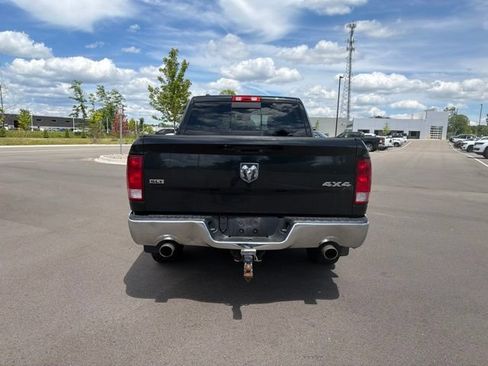 Used 2016 RAM 1500 Classic SLT w/ SLT Plus D←cor Group AWD/4WD image 4