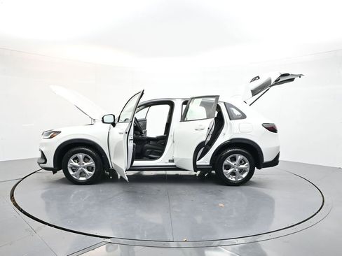 Used 2024 Honda HR-V LX image 39