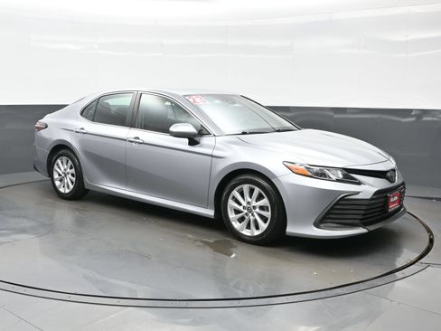 Used 2023 Toyota Camry LE FWD image 8