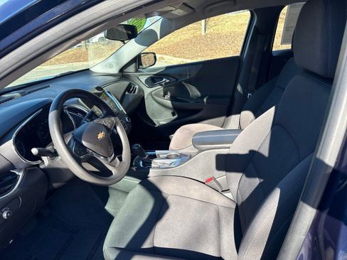 Used 2019 Chevrolet Malibu LT w/ Driver Confidence Package image 19