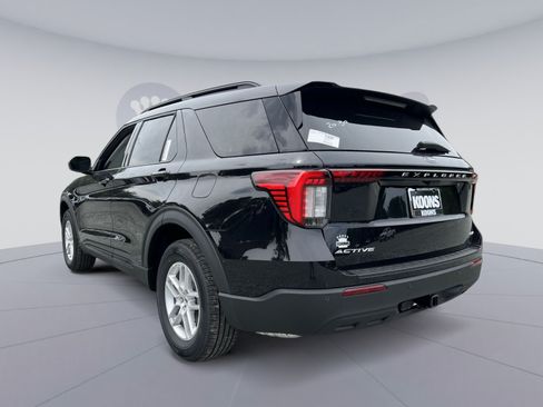 New 2026 Ford Explorer Active AWD/4WD image 4