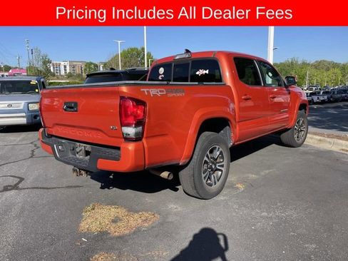 Used 2016 Toyota Tacoma TRD Sport w/ Towing Package AWD/4WD image 4