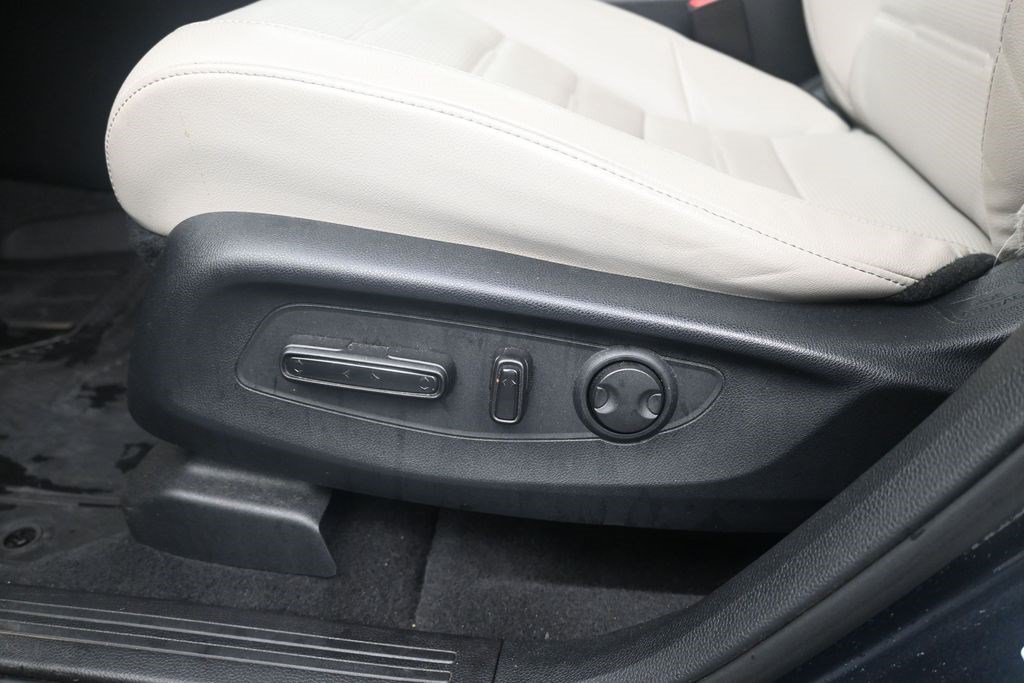 Used 2023 Honda CR-V EX-L image 19