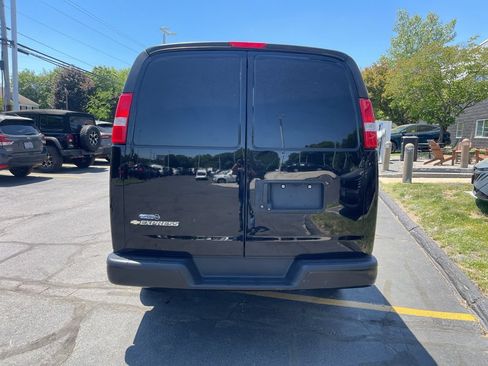 Used 2023 Chevrolet Express 2500 w/ Driver Convenience Package RWD image 4