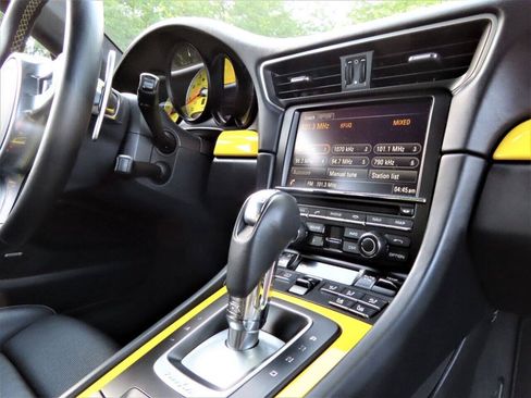 Used 2015 Porsche 911 Turbo S AWD/4WD image 35