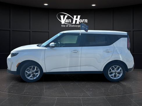 Certified 2025 Kia Soul S FWD image 4