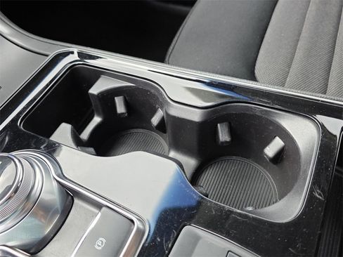 Used 2020 Ford Edge SE image 28