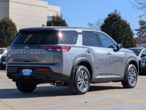 Used 2023 Nissan Pathfinder S image 6