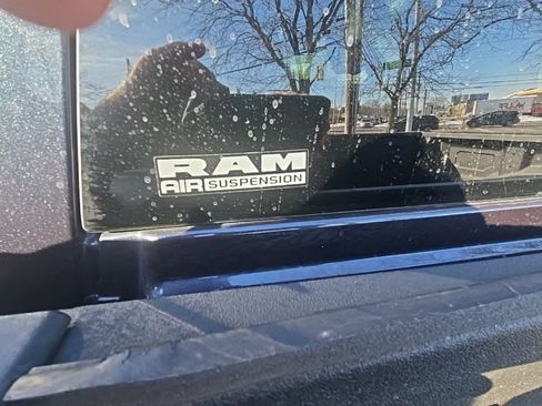 Used 2021 RAM 1500 Limited image 9