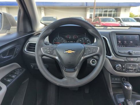 Used 2021 Chevrolet Equinox LS FWD image 16