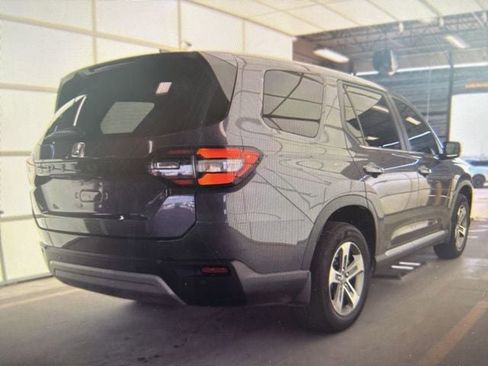Used 2023 Honda Pilot EX-L image 3