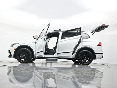 Used 2023 Volkswagen Tiguan SE R-Line FWD image 53