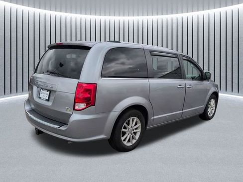 Used 2019 Dodge Grand Caravan SXT w/ Driver Convenience Group FWD image 6