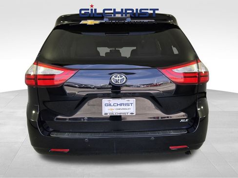 Used 2015 Toyota Sienna XLE w/ XLE Navigation Package image 6