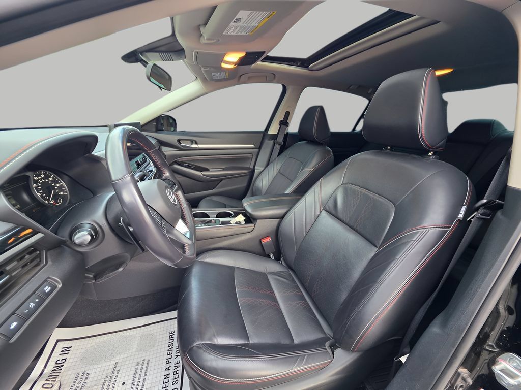 Used 2023 Nissan Altima 2.5 SR w/ SR Premium Package FWD image 16