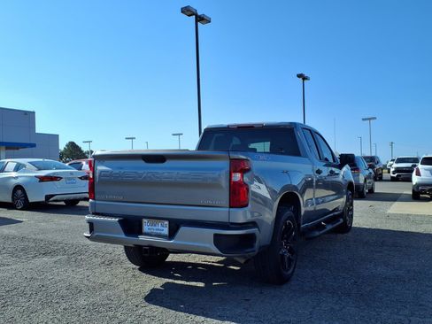 Used 2025 Chevrolet Silverado 1500 Custom AWD/4WD image 2