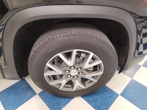 Used 2022 GMC Acadia SLE w/ Driver Convenience Package image 15