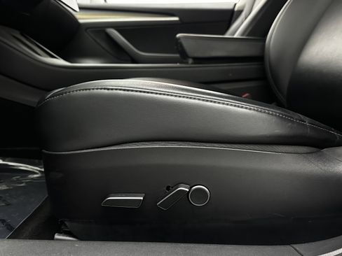 Used 2021 Tesla Model 3 Standard Range Plus image 13