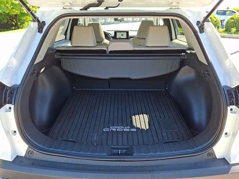 Certified 2025 Toyota Corolla Cross LE w/ Moonroof Package AWD/4WD image 28