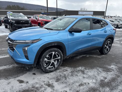 Used 2025 Chevrolet Trax RS w/ Sunroof Package image 6