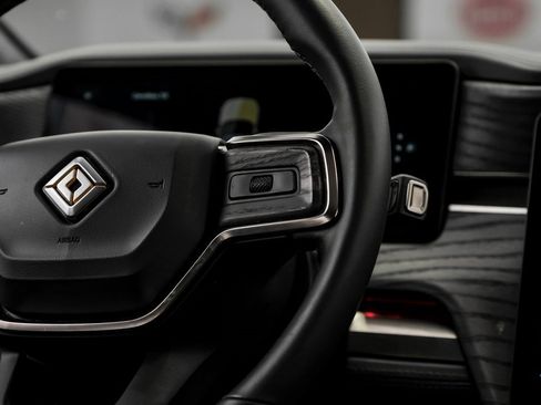 Used 2023 Rivian R1S Adventure image 25