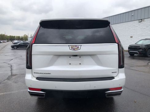 Used 2023 Cadillac Escalade Premium Luxury w/ LPO, Floor Liner Package AWD/4WD image 3