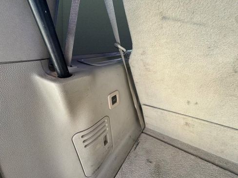 Used 2010 Lincoln Navigator 4WD image 32